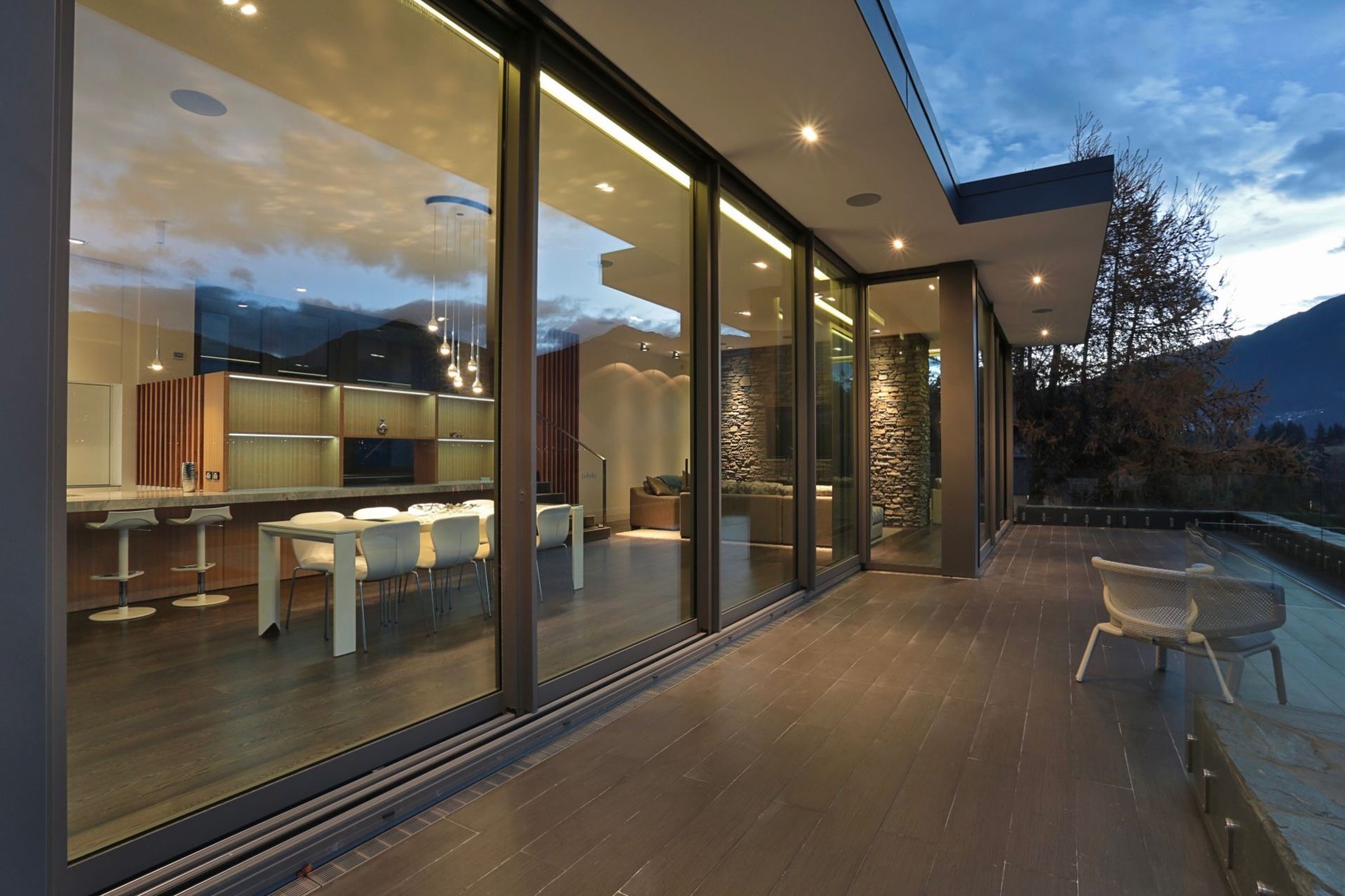 Contemporary Melbourne home with large double glazed windows and doors